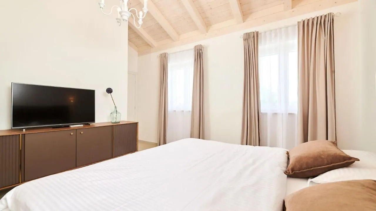 بيت ضيافة Villa Leon بروتونيغلا